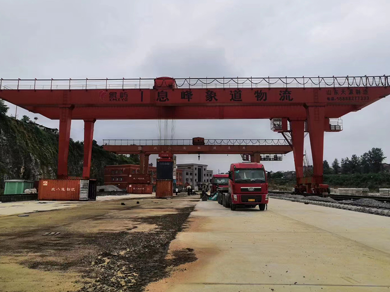 MJ type container specific crane