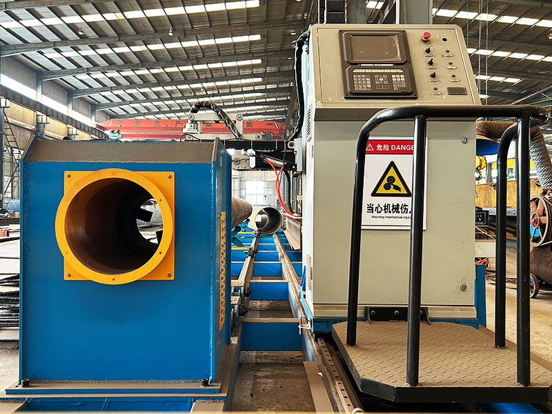 Intersection line CNC cutting machine